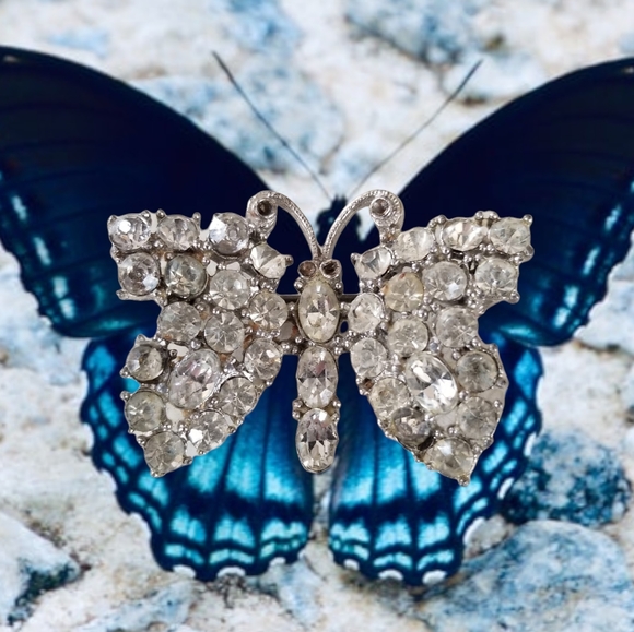 Vintage Rhinestone Butterfly Brooch Silver Tone Metal Finish - Picture 1 of 12
